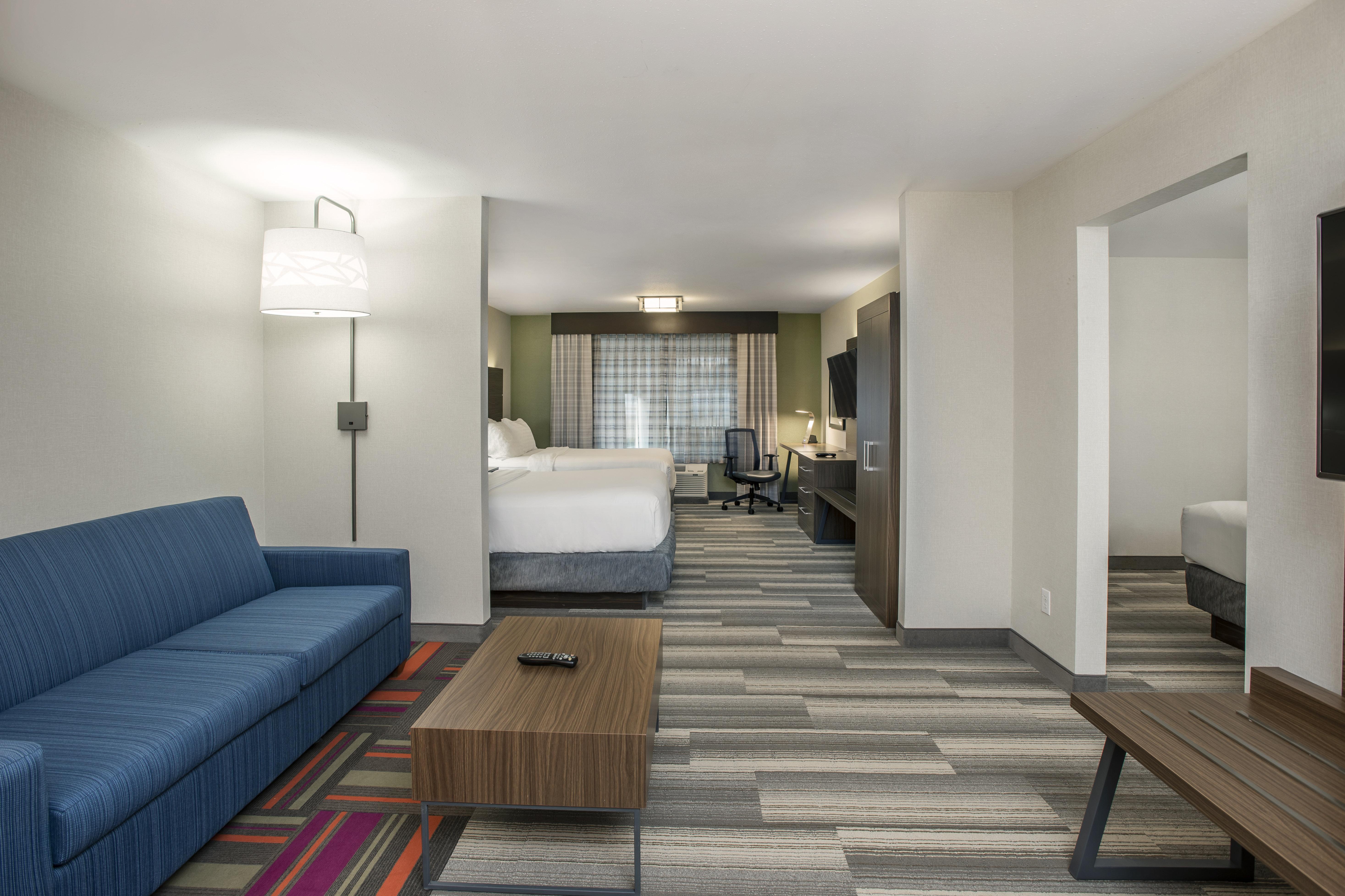 Holiday Inn Express & Suites Medicine Hat By Ihg Exterior photo