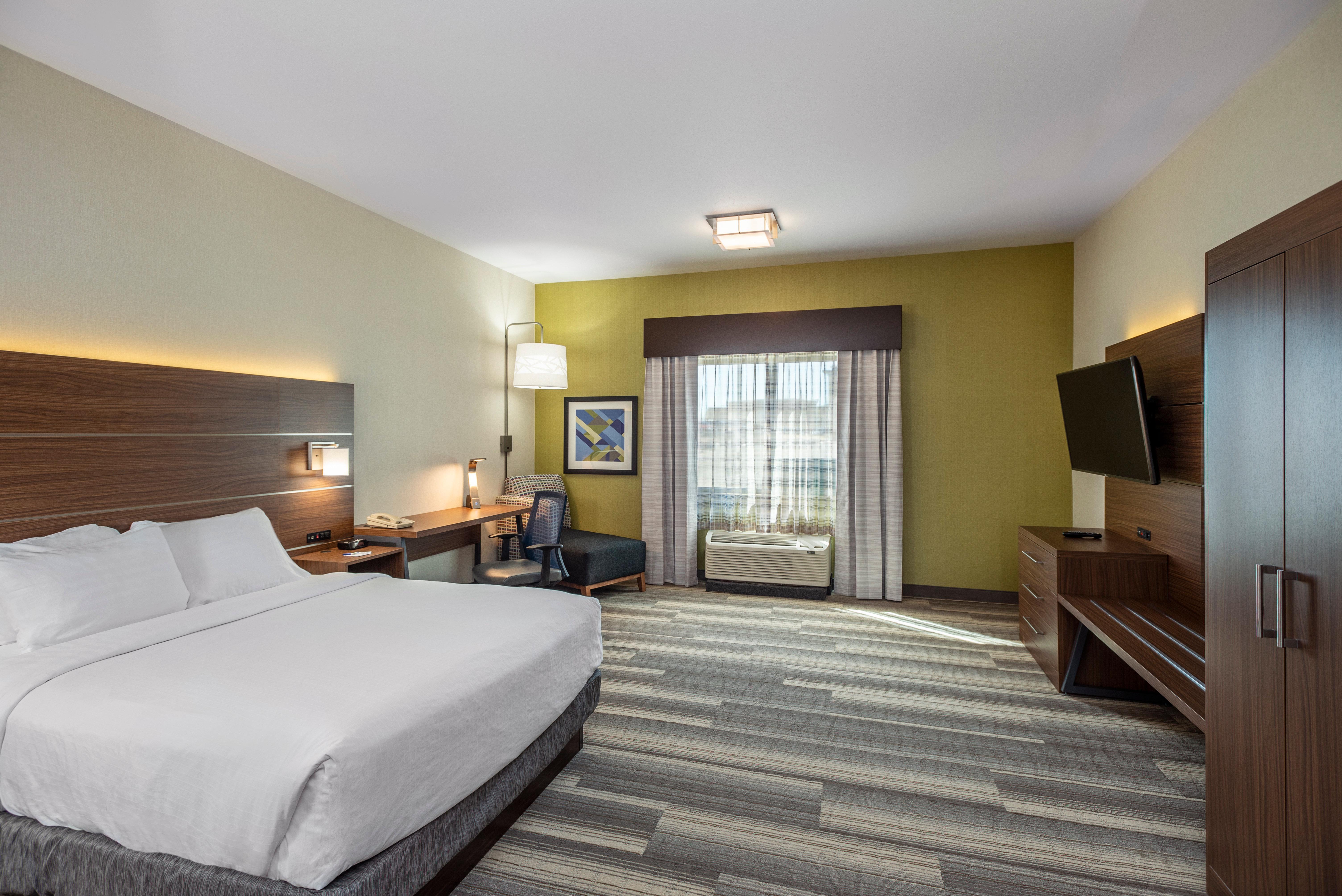 Holiday Inn Express & Suites Medicine Hat By Ihg Exterior photo